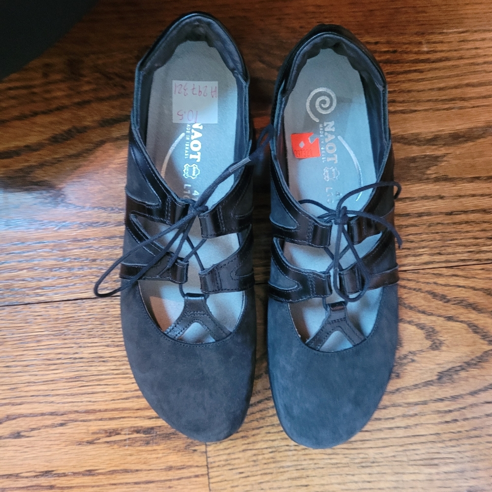 Naot size 41, ladies 10 suede shoes